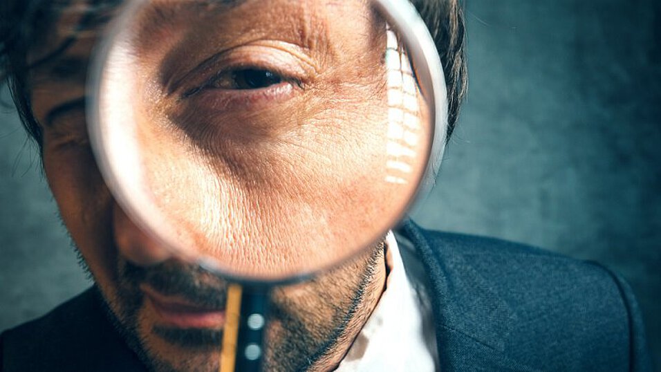 Quelle: shutterstock / 424331113 genauer unter die Lupe